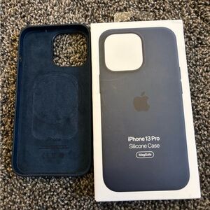 Iphone 13 Pro Apple MagSafe case